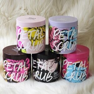 Victoria's Secret Petal Scrub Bundle of 5 New Sealed!♡